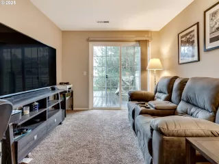 Photo #6: 24041938 Listing