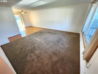 Photo #1: 24042964 Listing 