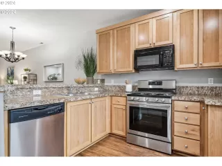 Photo #2: 24043209 Listing 