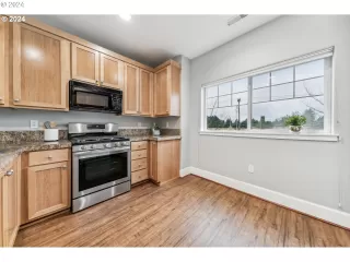 Photo #3: 24043209 Listing 