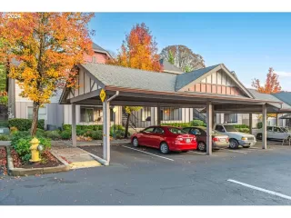 Photo #4: 24043272 Listing