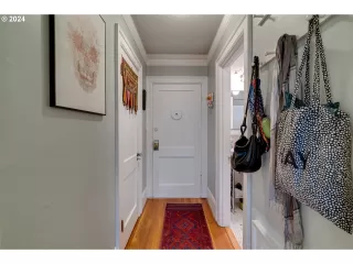 Photo #6: 24043940 Listing 
