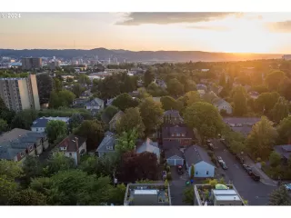 Photo #1: 24045624 Listing 