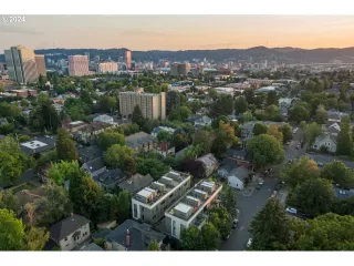 Photo #3: 24045624 Listing 