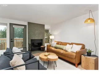 Photo #6: 24045625 Listing