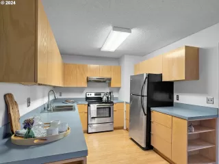 Photo #1: 24046024 Listing 