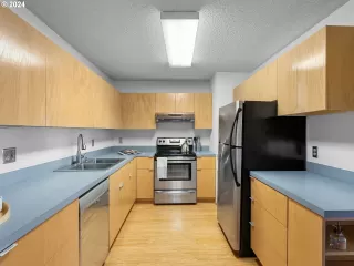 Photo #2: 24046024 Listing 