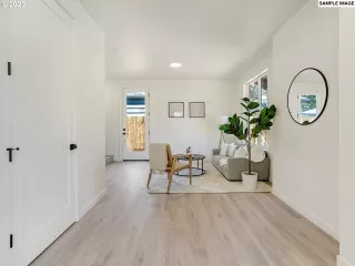 Photo #3: 24046207 Listing