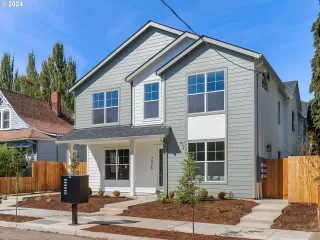 Photo #4: 24046822 Listing