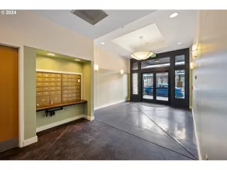 Photo #2: 24046926 Listing