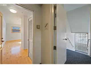 Photo #3: 24046926 Listing