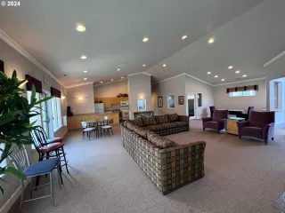 Photo #5: 24047398 Listing 