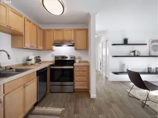 Photo #2: 24047513 Listing 