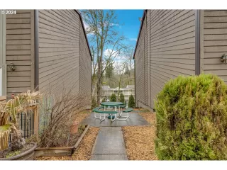 Photo #5: 24048099 Listing 