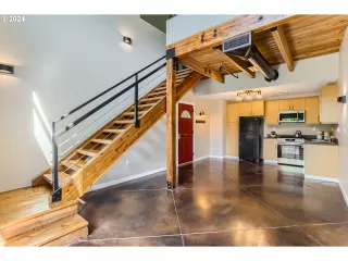 Photo #6: 24048125 Listing