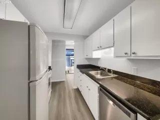 Photo #3: 24049855 Listing