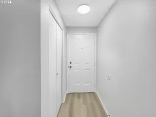 Photo #5: 24049855 Listing