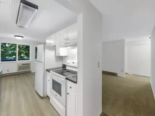 Photo #6: 24049855 Listing