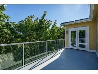 Photo #3: 24050057 Listing