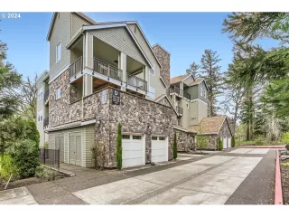 Photo #2: 24050091 Listing