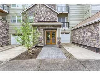 Photo #3: 24050091 Listing