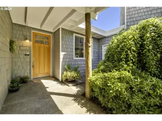 Photo #1: 24051316 Listing