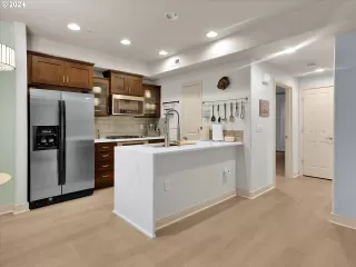 Photo #4: 24051870 Listing