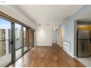 Photo #2: 24052220 Listing