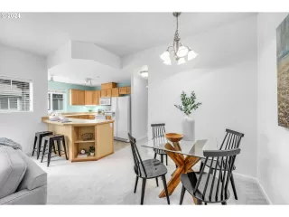 Photo #6: 24053616 Listing 