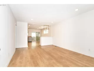 More Details about MLS # 24053659 : 8802 NE HASSALO ST