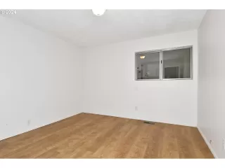 Photo #4: 24053659 Listing 