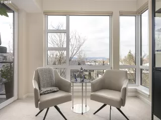 Photo #4: 24053993 Listing