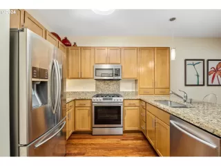 Photo #4: 24054525 Listing