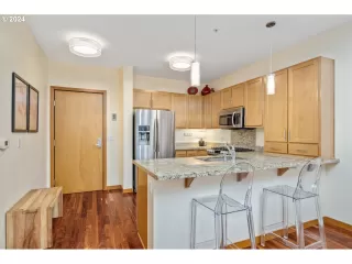 Photo #6: 24054525 Listing