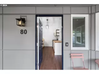 Photo #6: 24054814 Listing