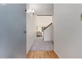 Photo #3: 24054993 Listing