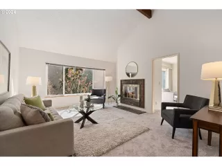 Photo #5: 24054993 Listing