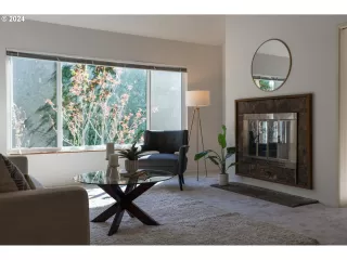 Photo #6: 24054993 Listing