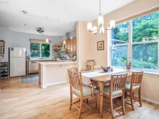 Photo #3: 24055400 Listing