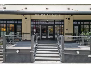 Photo #2: 24055415 Listing 