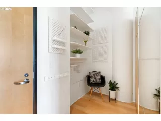 Photo #5: 24055415 Listing 