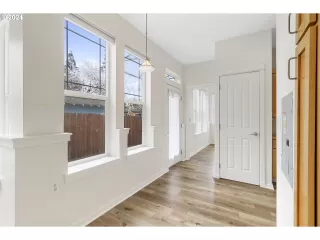 Photo #2: 24055654 Listing 