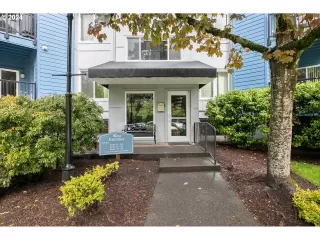 Photo #2: 24057094 Listing 