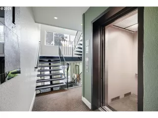 Photo #6: 24057094 Listing 