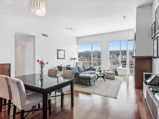 Photo #3: 24057870 Listing