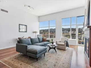 Photo #4: 24057870 Listing