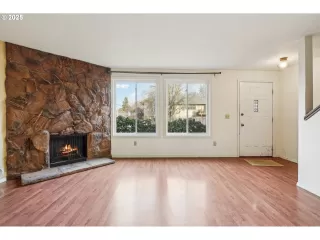 Photo #4: 24057910 Listing