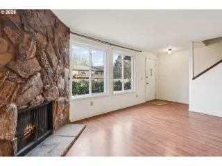 Photo #5: 24057910 Listing