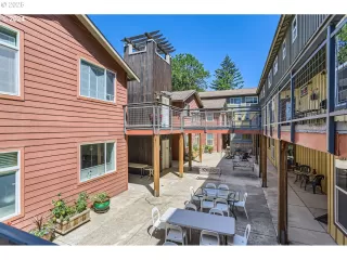 More Details about MLS # 24058669 : 9601 NW LEAHY RD 310