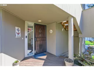 Photo #2: 24058674 Listing